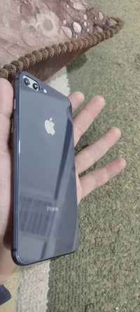 آيفون ٨ بلس • ٢٥٦ • كامرات تحتاج صيانة