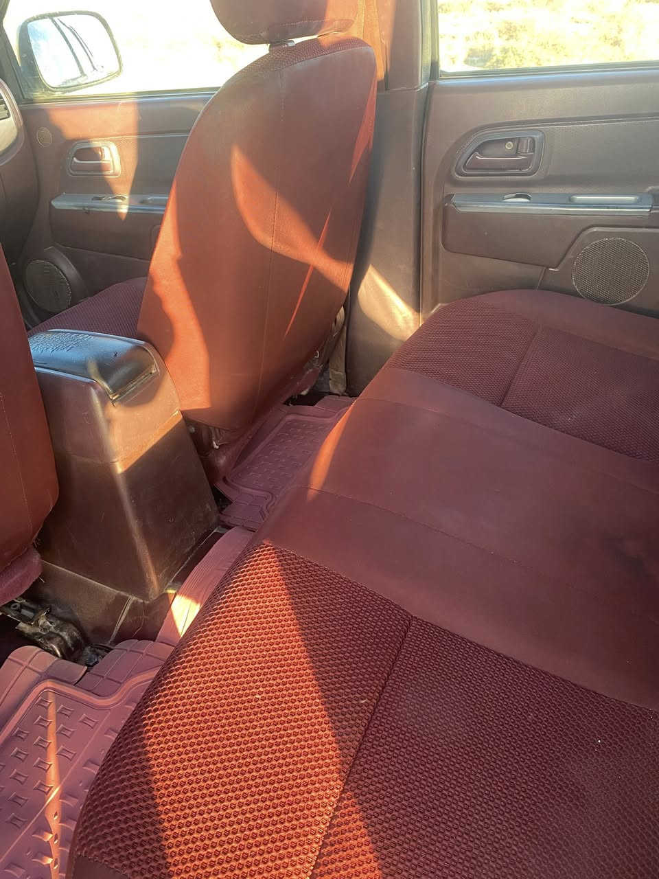 اللهم صل على محمد وال محمد كريت ويل للبيع موديل 2014 سياره حلوه ونظيفه وجاهزه بلاديه كفاله وسونار جديد رقم واسط السعر ب88 تفاصيل اكثر اتصال ***********
