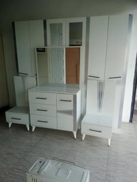 طقم غرف نوم • ٥ قطع • جديد