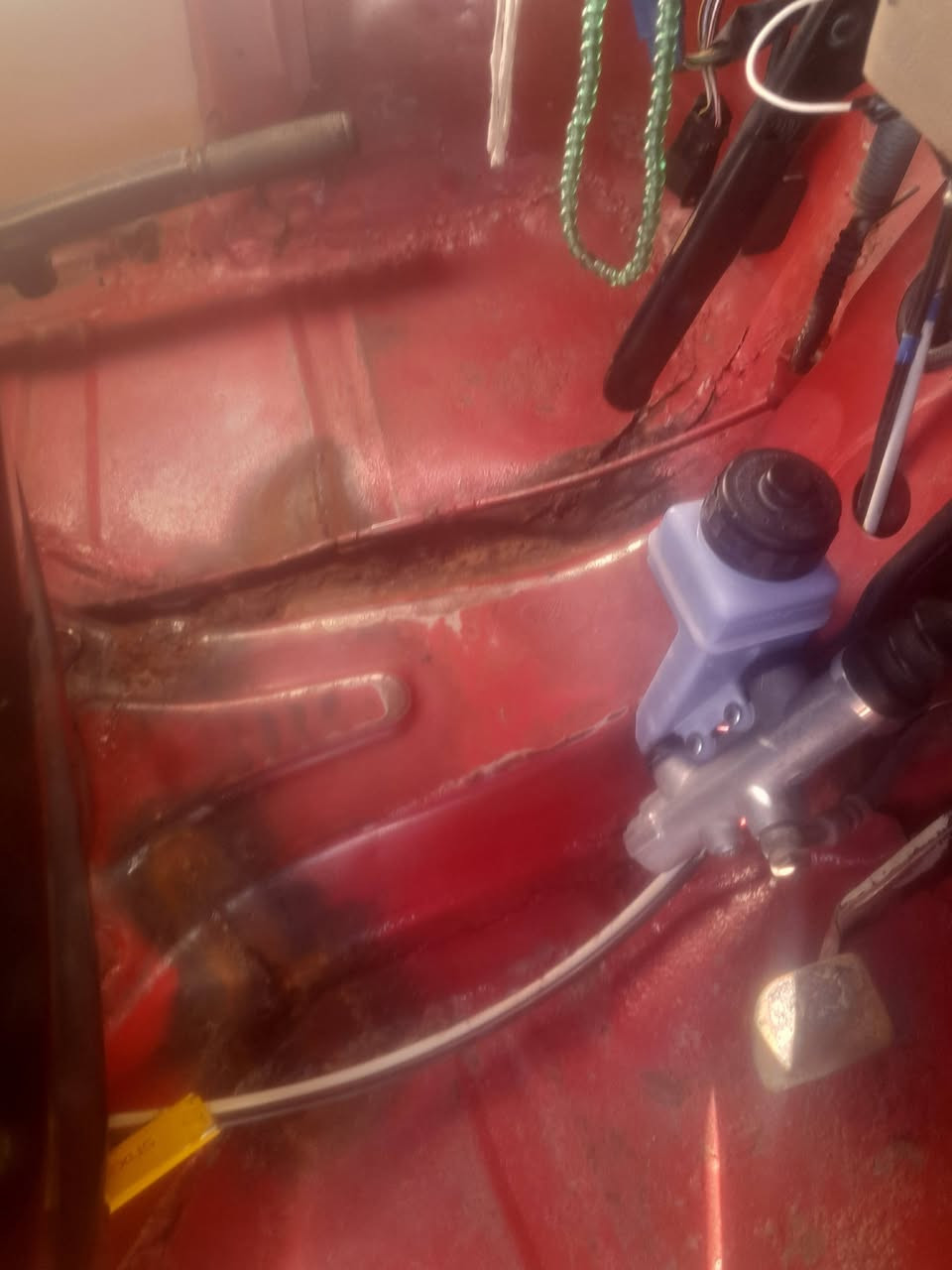 سلام عليكم تكتك لبيع 
موديل ١٧ اس بحسوبه عل ١٨ 
كهربيات شغاله 
بس محتاجه كلجات 
أوراقه كبس 
سعره 3 مليون 
مكانه بغداد الدوره شارع 60
رقمي ***********
