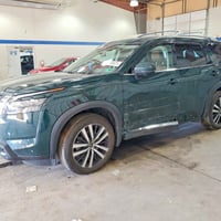 نيسان باثفايندر بلاتينيوم • ٢٠٢٥ • مزاد امريكي