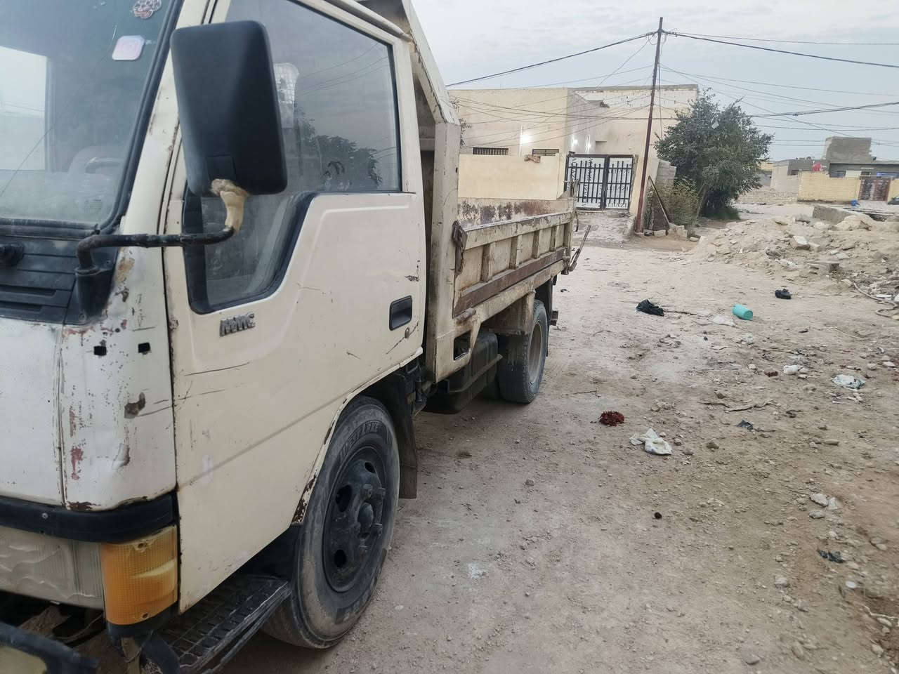 سلام عليكم سياره لبيع عضم تعبير جديد سعر 60 وبيه مجال لشراي يتصل عل هذا رقم بي وأنساب رقم ***********
