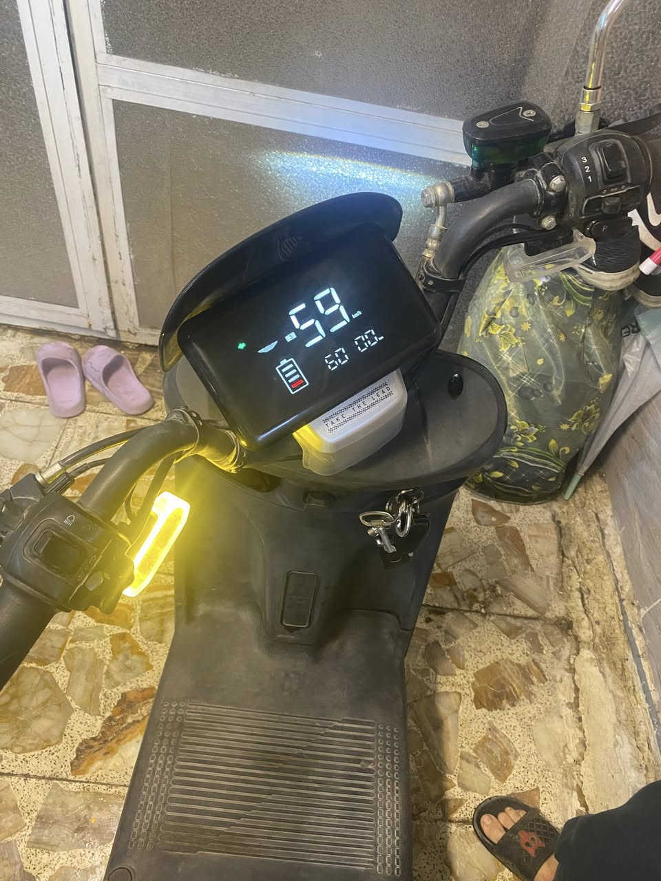 دراجة MTR السرعة 60 البطاريات نص عمر مكفوله من كل شي تايرات جديدة شاحنة اصلية تشغيل عن بعد دبل بصمه دبل سويج العنوان البنوك قرب الجسر الجديد السعر 475 للا استفسار ***********
