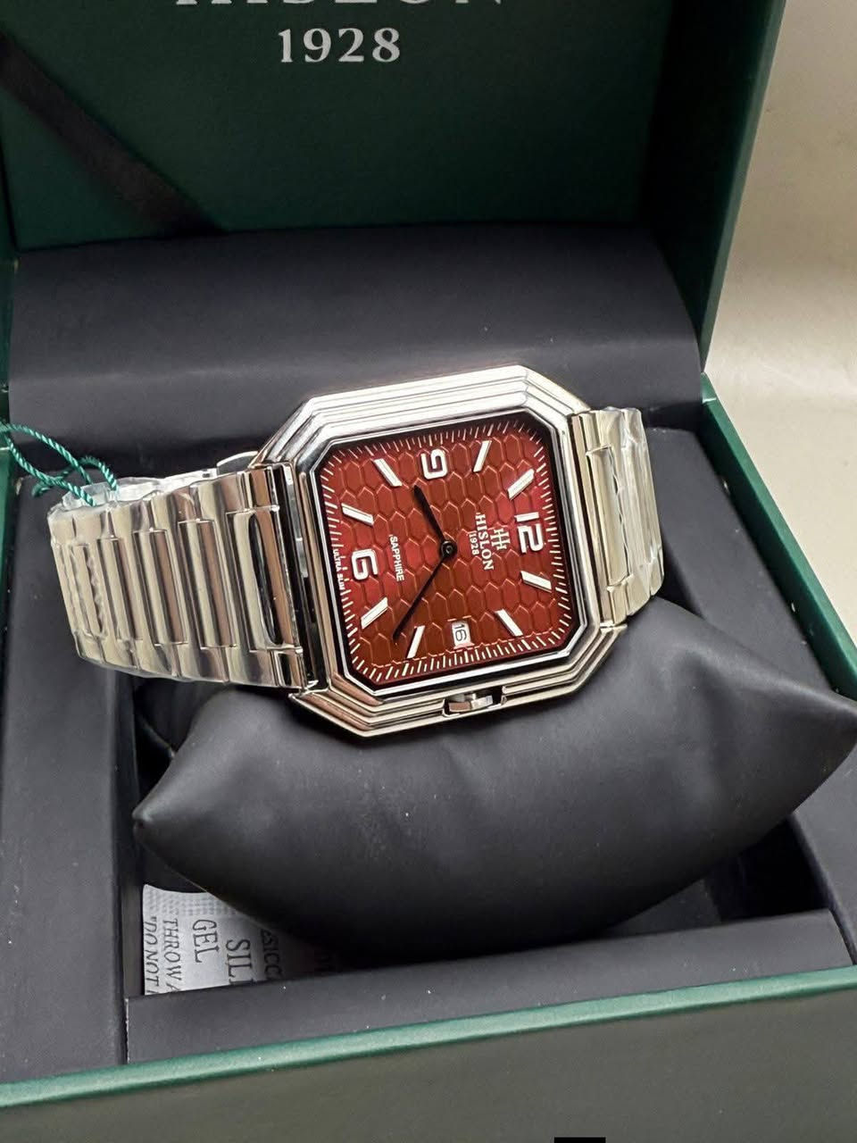 هسلون الانيقه بميناء مميزة

فتح الباب 55 دولار والرفعه 5 دولار

زجاج زفير 
ستانلس ستيل 
مقاومه للماء 
لامنوس مع منفذ تاريخ 
قفل فراشة 

متوفر توصيل كافة محافظات العراق العزيز .


**إذا كنت صاحب هذا الإعلان وتريد حذفه لأي سبب، رجاءا أرسل رسالة إلى الدعم الفني**