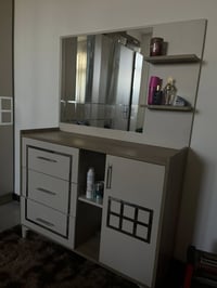 غرفه سبع قطع سعر 800 الف جديده مابيها اي ضرر تواصل ماسنجر او واتساب 07...