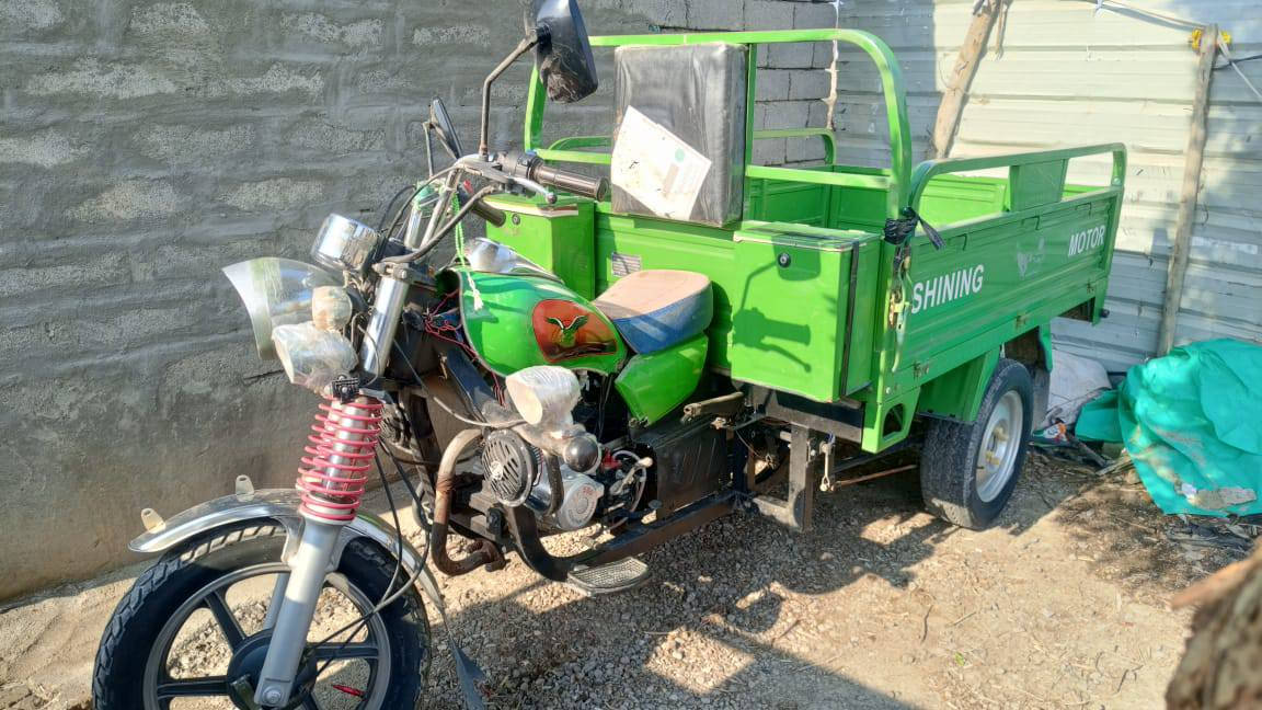 السلام عليكم ستوتا البيع موديل ثنين وعشرين وطالعا بتلاثه وعشرين السعر  ثنين وربعمية   وبيها مجال العنوان الناصرية قضاء الجبايش تصال علا هذا الرقم***********
