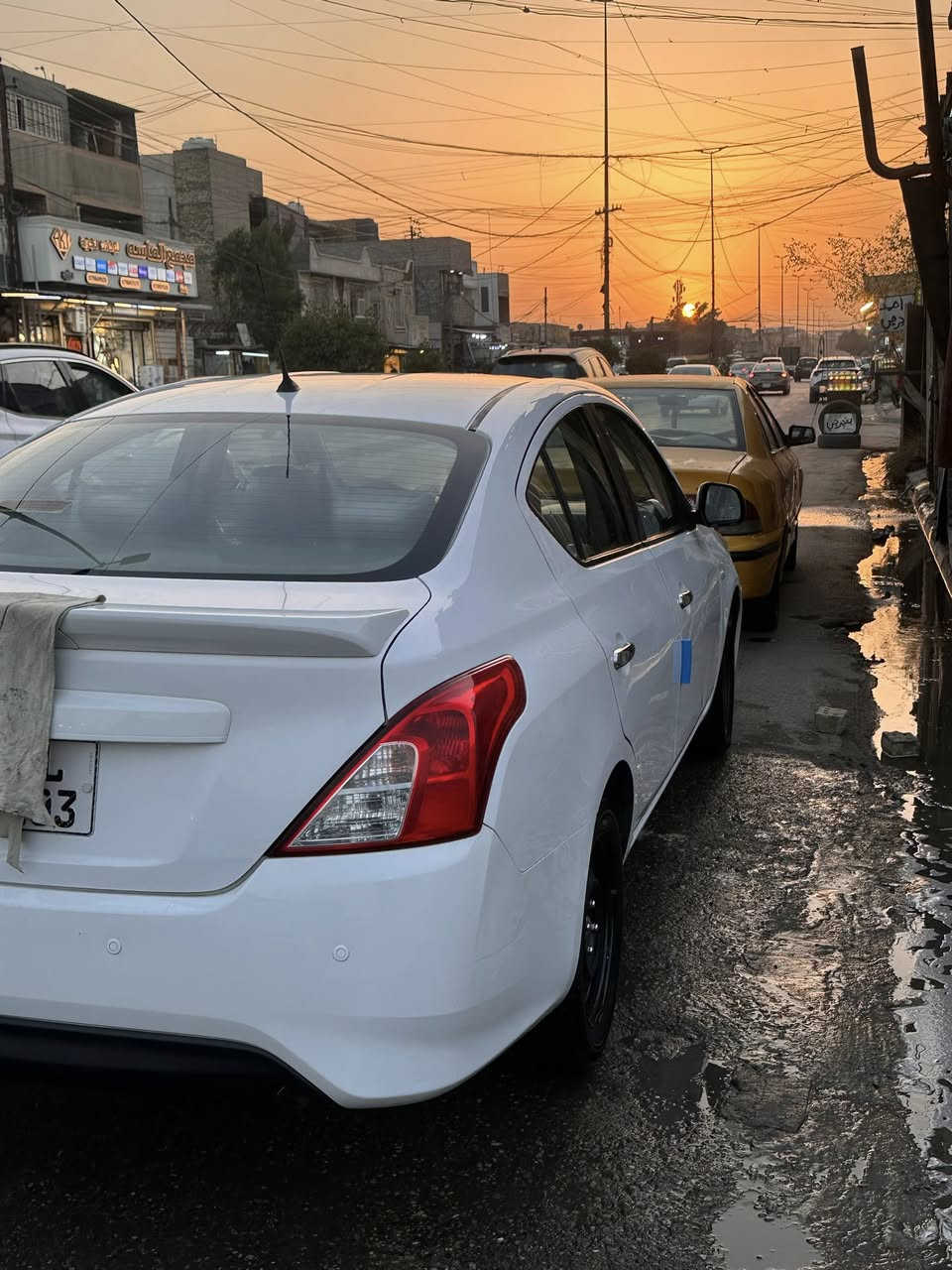 نيسان سني هندي بليته زركه موديل ٢٠٢١ ماشيه 50 الف مواصفات معروفه مكفوله من الصبغ والبارد وتعديل سياره جديده الحمدلله بيها رصعات موضحه بصور السونار موجود بصور المكان بغداد الشعب رقم بغداد 

السعر ١١٧ بيها مجال الشراي يتصل فقط ***********
