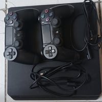 بلي 4 • نظيف • مع ملحقاته