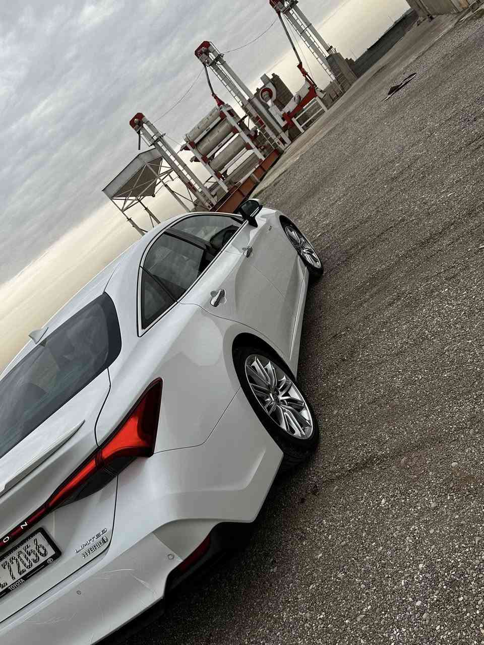 Toyota Avalon 2021 hybrid ￼
هايبرد محرك 2500 
لون ابيض 

رقم بغداد باسمي تحويل مباشر ثاني يوم

السيارة حادثها بنيد فقط تبدل  قبق الصندوك كلير فقط من امريكا 

#المواصفات 

1. شاشه وسطية تحكم كامل للسيارة والاعدادات مع شاشة الكترونية بنظام android auto & apple carplay

.داتا شو لعرض المعلومات على الزجاج الامامي

•فتحة سقف

•اشارات بالمري الجانبية

.لد نهاري

.لايت زينون

.سستم صوت ١٠ سماعات JBL 

.ايرباكات عدد ١١ سليمة بالكامل

.قطعتين تبريد 

. حساسات خلفي امام

.ستيرن فول تحكم ٤ جهات مع خاصية محاكاة وامكانية التحدث مع السيارة لتنفيذ الاوامر عن طريق الصوت

. 4 رادارات 360

.كامرة امامية

.كامرة خلفية

.كامرات جانبية

.رؤية محيطية 360 درجة للمساعدة على الاصطفاف

. دخول ذكي لابواب الامامية

. ترحيب شعار avalon عن فتح الابواب

. هاند بريك بصمة

.بصمة تشغيل

.بصمة ابواب

.خاصية الخروج عن المسار مع تحذير نظام (الخروج الامن )SEA

.خاصية تعديل المسار مع اهتزاز السترين وتنبيه

.قيادة الية 

.حساس مستشعر العين للتنبيه قبل وقوع حادث

.تحديد مسار LDA

.كشنات جلد رصاصي تطريز ملكي مع تخريم 

.كشنات الامامية كهرباء مع مساج

.كشنات امامية بميزة التبريد والتدفئة

.كشنات خلفية تدفئة 

.تكاية وسطية مع حاملة اكواب ومساحة تخزين

. كشن السائق ميمري وضعيتين

.لايت عدسة بامكانية الدوران مع الاستدارة 

.بكلايت لد

.اوتو بارك

.نقطة عمياء BSM

.مساعد القيادة التفاعلي PSM

.ثلاث وضعيات قيادة eco, normal and sport mode

.رادار جانبي

.رادار خلفي

. رادار امامي

.اوتو ستوب

. اوتو هولد 

. شحن وايرليس 

. استيرن متحرك كهرباء ٤ اتجاهات مع هيتر تدفئة للمقود

.المرآة الجانبية تعتيم

٠المرآة الخلفية بخاصية التعتيم

. تطعيمات داخلية صاج ملكي 

.تطعيمات كروم لمقابض الابواب مع زيكا كروم جانبي اسفل الابواب

.سبويلر خلفي 

.ويل حجم19 

.سنتر لوك للسائق والراكب

مواصفات اخرى كثيرة السيارة حيل نظيفة معتني بيها واسخدام شخصي وعليها ادامة مستمرة بالشركة متصرف عليها دينار واحد

مكان السياره ديالى بعقوبه 

السعر 285 بيها مجال   

للاستفسار اكثر الاتصال على الارقام التالية 
***********
