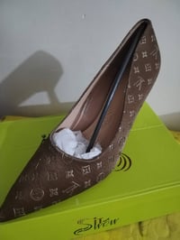 احذية نسائية • سعر جملة • ألوان ومقاسات