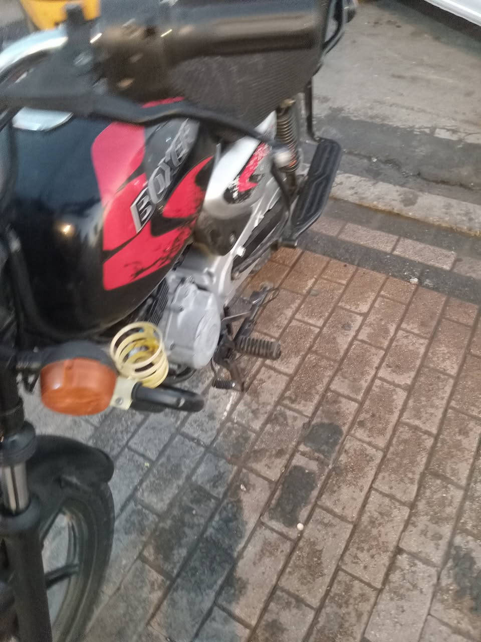سلام عليكم دراجه بوكسر موديل 21
بيه تبخير خفيف ودراجه ما بيه ارواق سعر 775 مستعجل 
على بيعته مكاني بغداد مدينه الصدر ***********
