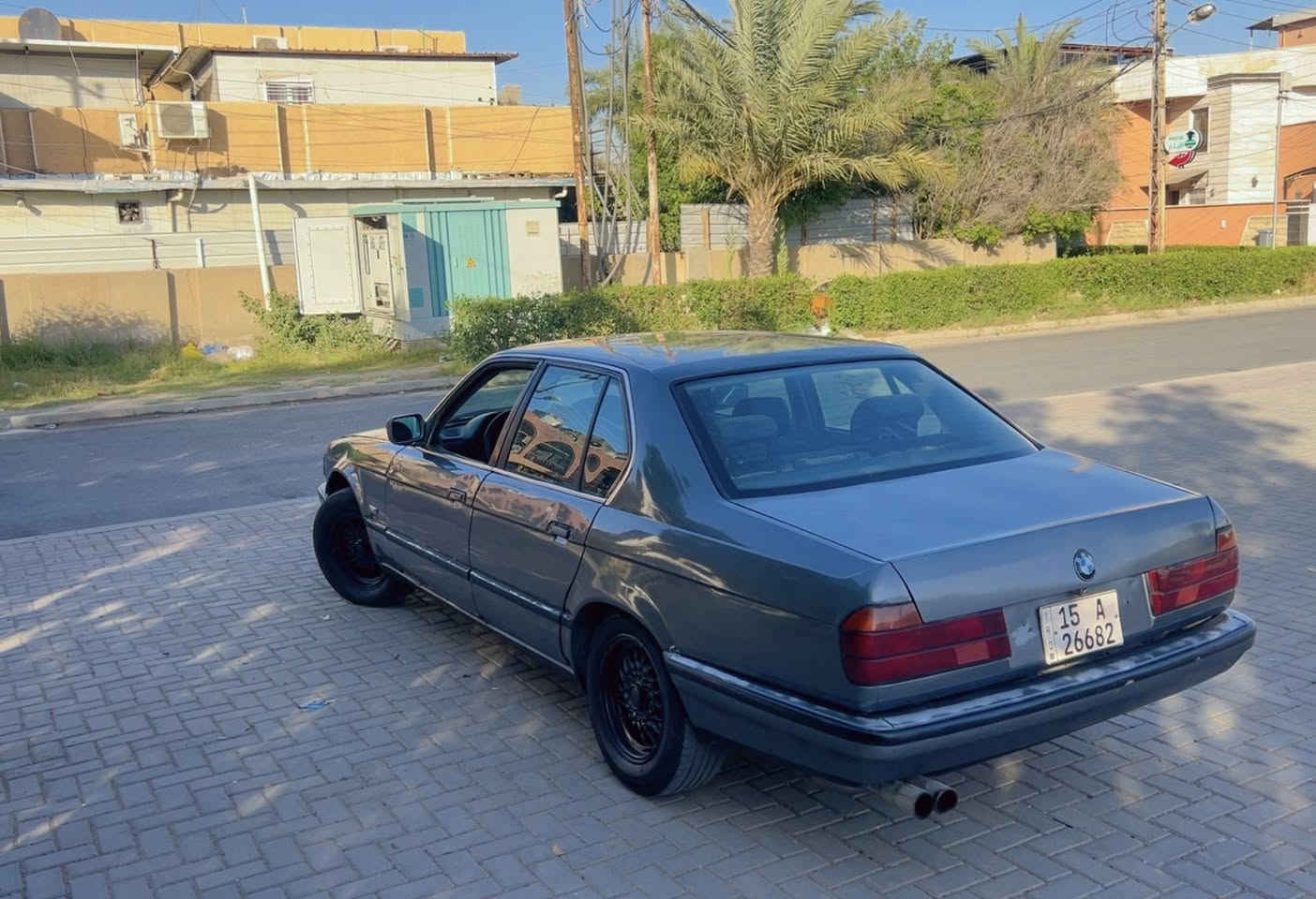 735 اصل بليته بسعر ٤٢ وبيه مجال  
صدر امامي خلفي جديد 
تخم تاير ويل جديد 
السياره مكفوله من الضربه مصبوغه فرن  جماليه 
تبريده شغال تحويل مباشر
مكينه كير اكسل كله جديد 
السياره معمريها تعمير شخصي
جام كهربائي ، داخل صاج ، عدسة زنون 
مكان سياره بغداد العامريه 
رقم موبايل
‭٠٧٨٠ ٩٦٨ ٩٩٩٦‬
