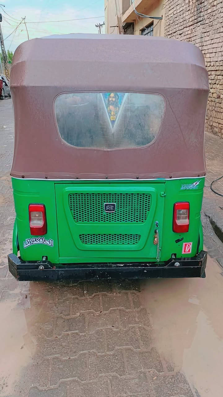 السلام عليكم تكتك موديل 22 مكفولة من طكه وصبغ وبسمي وتحويل ثاني يوم رقم إنكليزي مكاني بغداد مدينه صدر قطاع 38الرقم ***********
