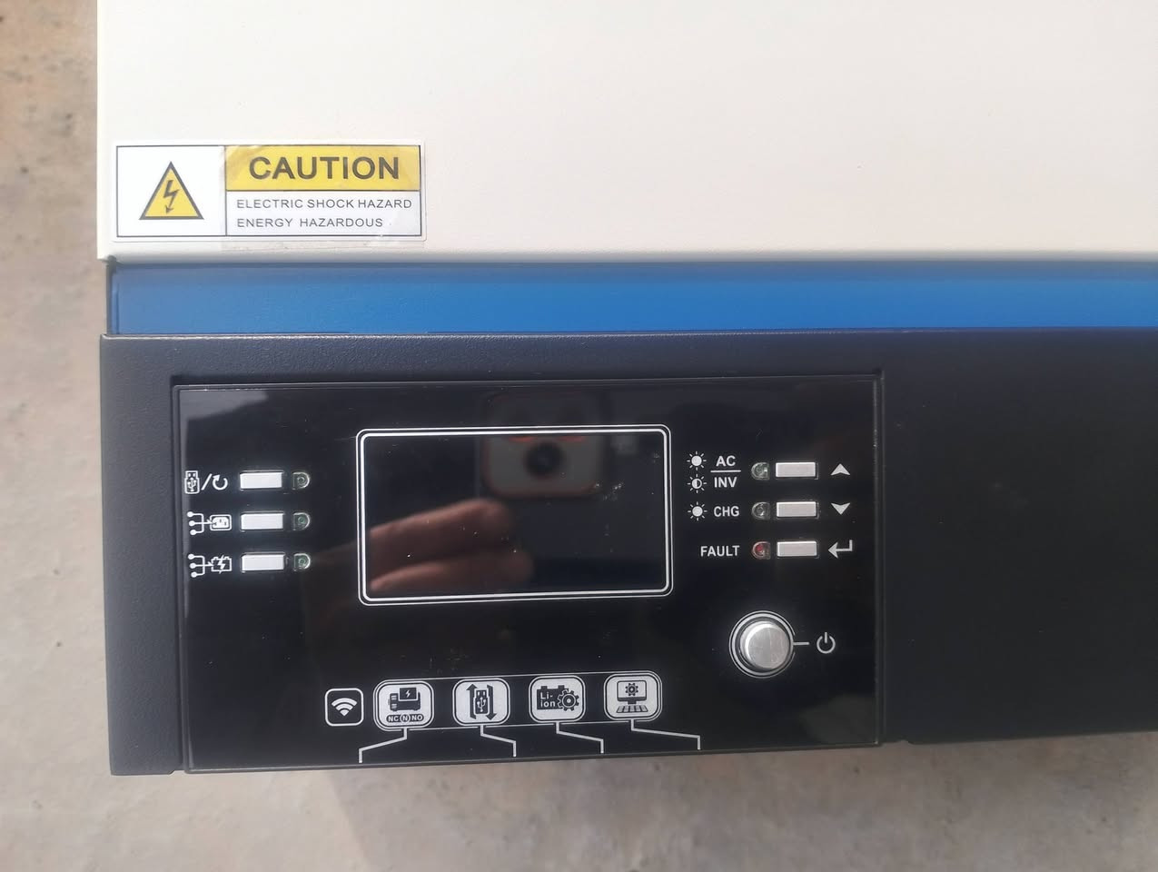 #انفيرتر للبيع 
فولترونك الأصلي حجم 4kw هايبرد واي فاي داخلي #سبب البيع توسيع المنظومة و شرط الجهاز ما واصل مصلح
عنوان موصل .. للأستفسار اكثر
***********
***********
او خاص
