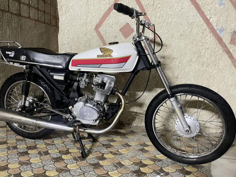 دراجة ايراني كلك للبيع
سعر350 وبيها مجال


**إذا كنت صاحب هذا الإعلان وتريد حذفه لأي سبب، رجاءا أرسل رسالة إلى الدعم الفني**