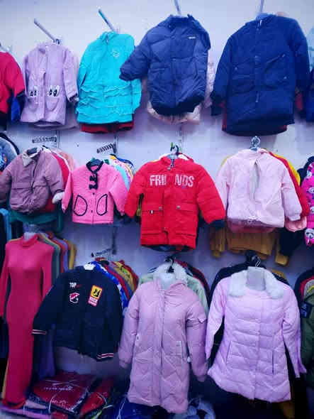 تنزيلات كماليات الأنيق الأسعار بلاش يا بلاش وصلت قماصل اجنن من سنتين لحد 20 سنه تلبس الأسعار بلاش يا بلاش فقط كلمة الله يرزقك للثواب العنوان بابل محاويل ناحية الإمام مرقد الأمام محمد بن الحسن الاسمر ع جمله اكووو ***********
