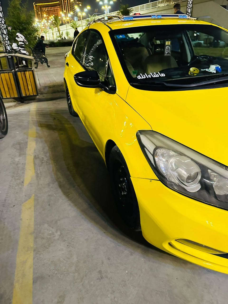 فورتي 16 حادثها دعاميه اماميه فقط سياره كفاله عل سونار متاخذها اذا ماتفحص جديده بمعنئ لكلمه ايبل واحد وارد امريكي كير مكينه تخم تاير جاهزه من كل نواحي 
للاستفسار ***********
