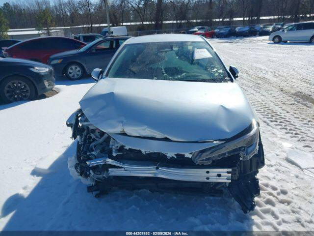 كورولا ابيض هايبرد ٢٠٢٤ le ماشية ١٨ الف ميل موعد وصول لعمان اربعين يوم السعر ٩٠٠٠$ بدون تصليح تدخل اربيل او على بغداد للاستفسار *********** او ***********
