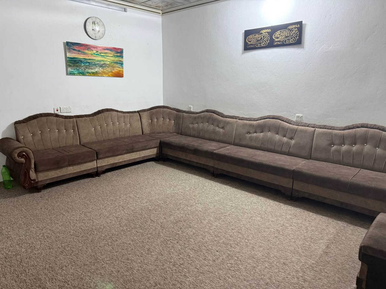 ديوان حرف Lمستعمل. 14 نفر. خشب واسفنج نضيف. جدا    سعر 225 الف 
عنوان دهوك مالطا *********** دهوك, العراق
