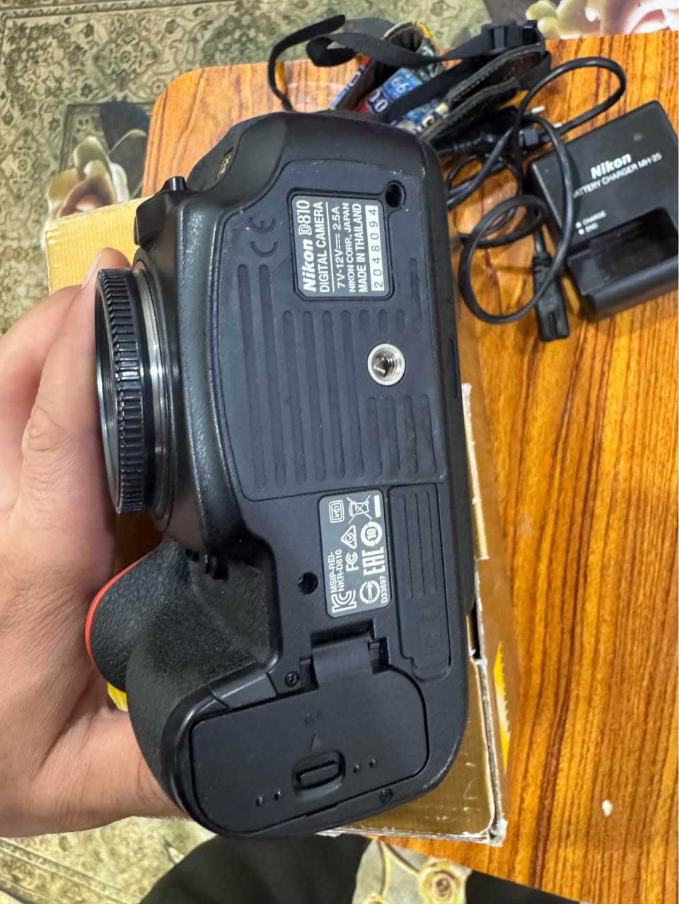 كاميرا نيكون بدي 810 فقط نظافه فول100‎%‎
كامله ملحقاتها مع كارتون كامره استخدام شخصي
مكان بصره
950الف بيها مجال شراي يجي خلص
اتصال  *********** البصرة, العراق
