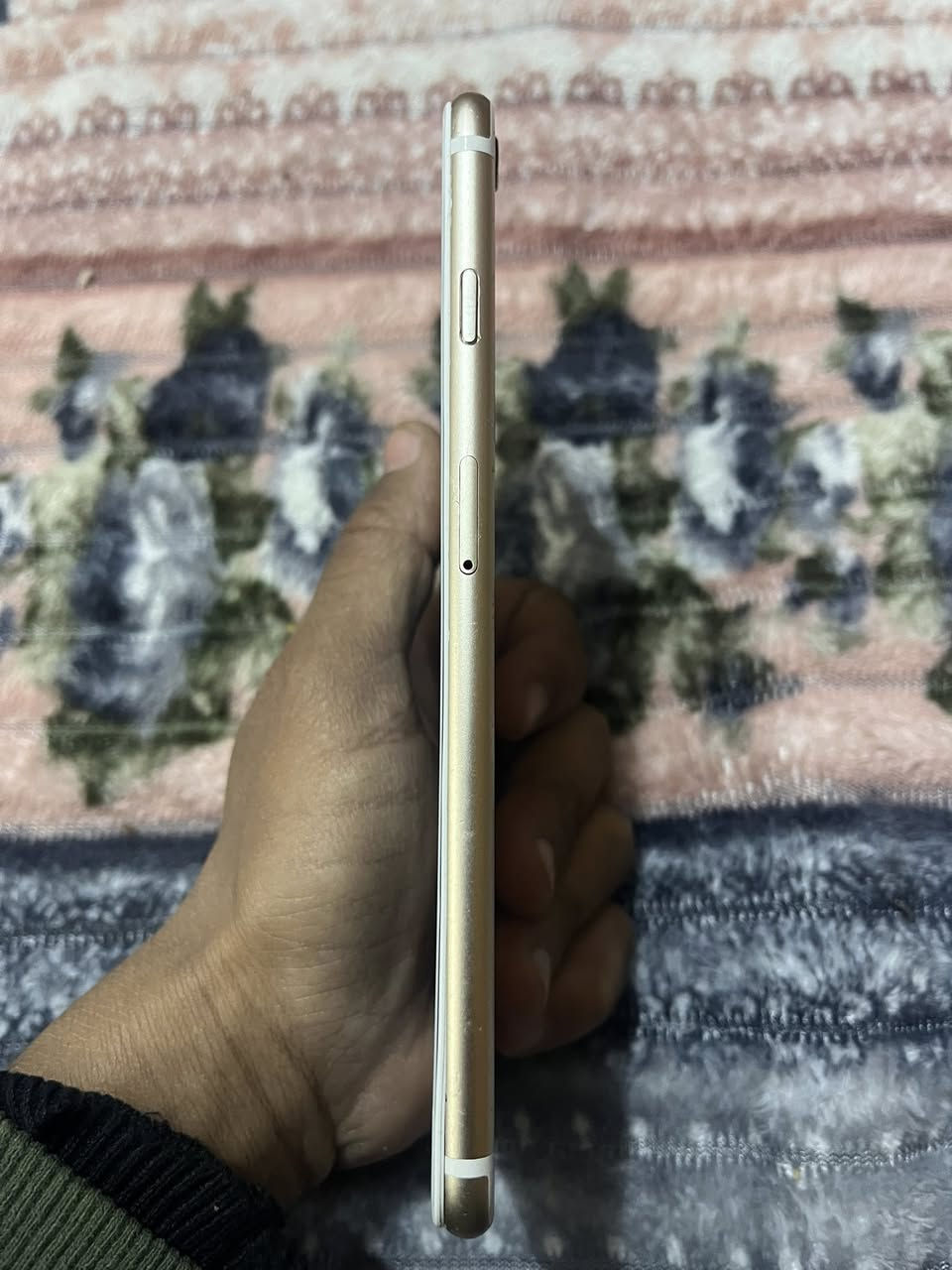 السلام عليكم للبيع أو مراوس ايفون 6بلاص ذاكره 64 بطاريه 100 الشحن مالته يخبل لون ذهبي الشاشه بلاديه مامبدله بس بيه فطر خفيف جوه مامأثر ابد موضح بالصور اثر وكعه ومن تخابر انت تسمعهم وهمه مايسمعونك من وكع مني هيج صار لباقي كله شغال نت اتصال هزاز صوت كامرات الجهاز نضيف جدا السعر 55 قفل سعره مناسب العنوان حله مركز متواجد خاص


**إذا كنت صاحب هذا الإعلان وتريد حذفه لأي سبب، رجاءا أرسل رسالة إلى الدعم الفني**