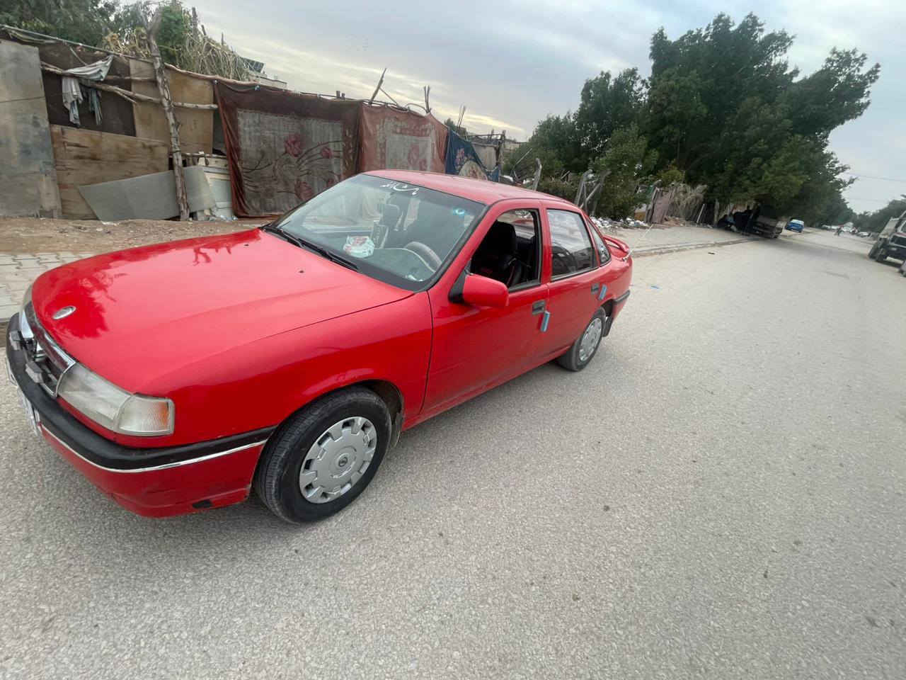 اوبل فيكترا 1991رقم قادسيه سنويه محرك  2030محرك 1600السعر 35وبيه مجال بسيط مكان السياره النجف /***********
