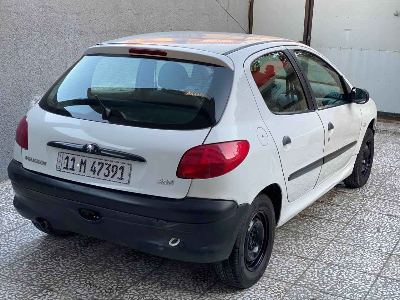 السلام عليكم
#للبيع بيجو 206 فرنسي موديل 2000

#السعر_37$ بيها مجال قليل

♦️ #بأسمي رقم بغداد انكليزي جديد + سنوية جديده لغاية 2029 + هزه جديده لغاية 2026/9/1

♦️ السياره نظيفه بدون اي نقص (مال شغل ) :

• كير ( عادي ) + محرك 1400 + تبريد ❄️ + تدفئه 🔥 
• صدر جديد + تخم تاير + ويل جديد
• كهربائيات كلها كامله و بلادي مابيها اي نقص او جطلات
• غرفتها كلش نظيفه

♦️العنوان : بغداد _ المحمودية
هـ /   *********** بغداد, العراق
