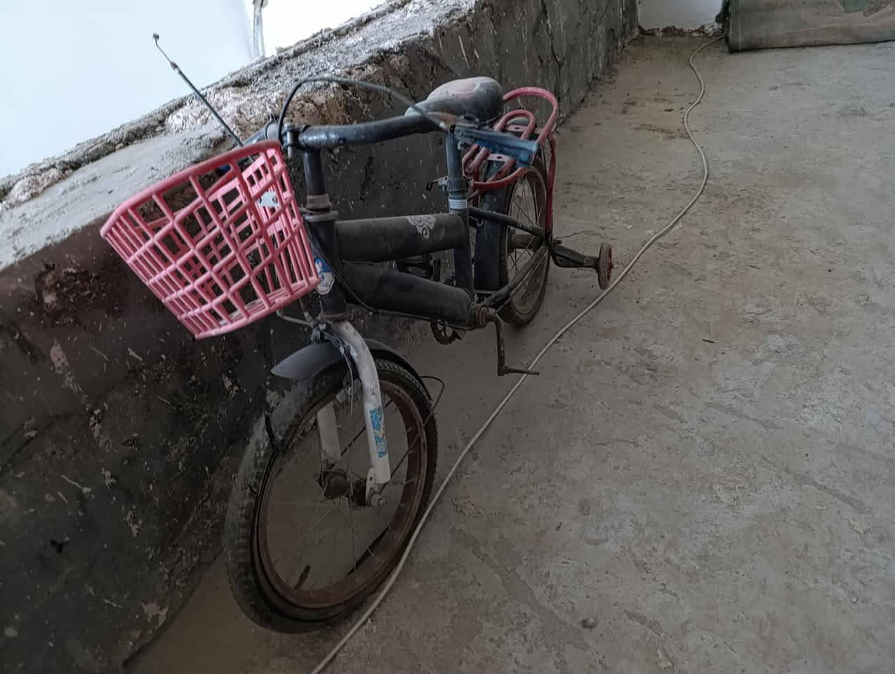 للبيع يحتاجن صيانة بسيطة
***********
