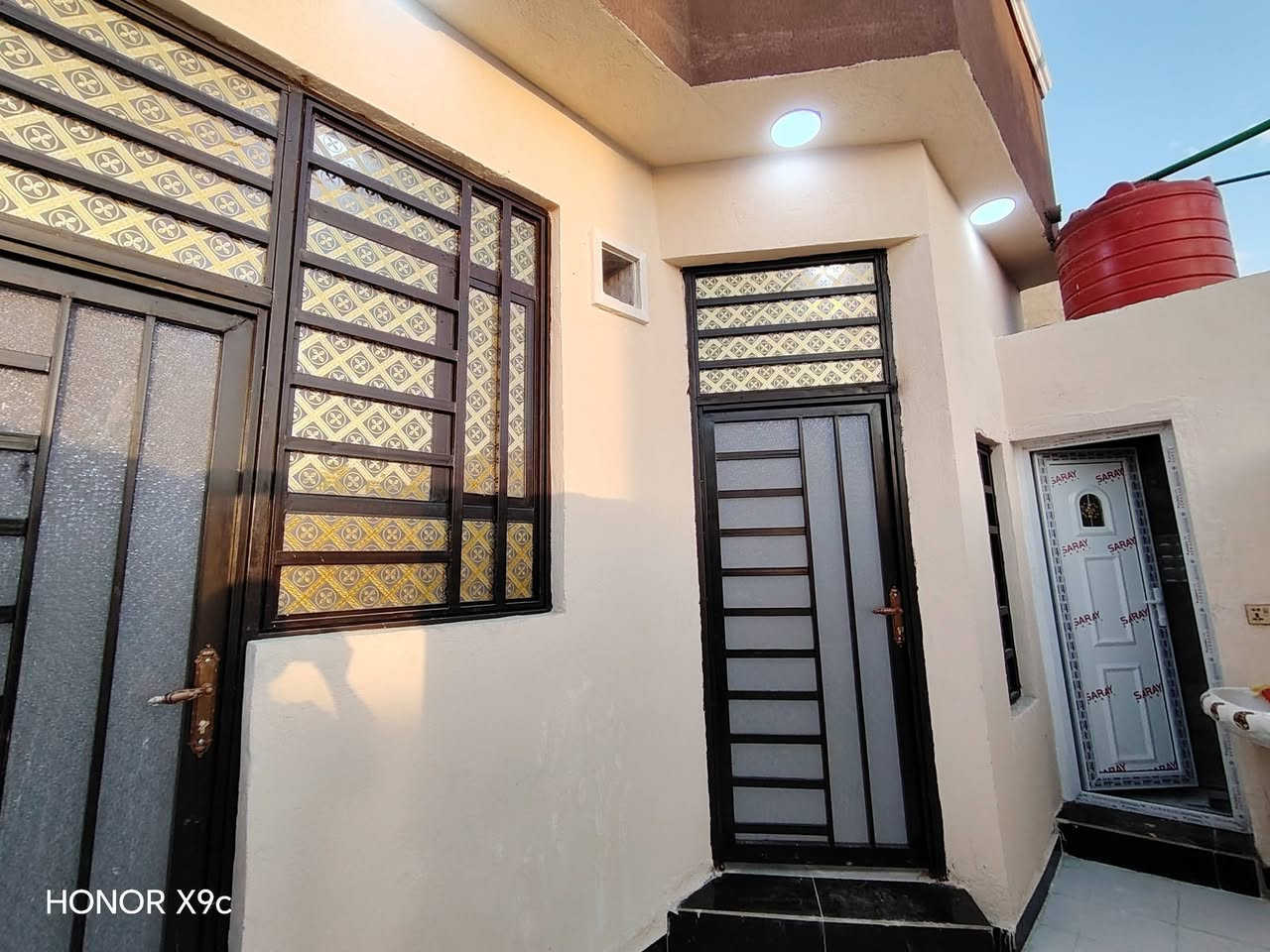 دار للبيع مساحه140متر
في البصره شط العرب الجزيره اليوبه
يتكون م̷ـــِْن
 غرفتين منام أستقبال صاله مطبخ
صحيات داخلي خارجي مناور
بناء حديث تسليم مفتاح. البناء بلوك
خدمات كافه الخدمات متوفره
طابو صرف زراعي
السعر 67 قابل للتفاوض 
للأستفسار للاتصال
***********📞
***********📞
