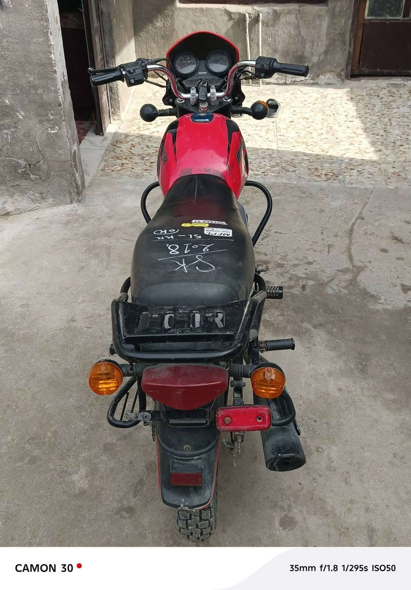 السلام عليكم دراجه بوكسر موديل 18 أوراق أصولي كهربائيات كامله ما بيهن نقص المحرك مفتوح مكاني الحمزة الغربي السعر 850 وبيها مجال حك الجيه وهذا رقمي ***********بي واتساب
