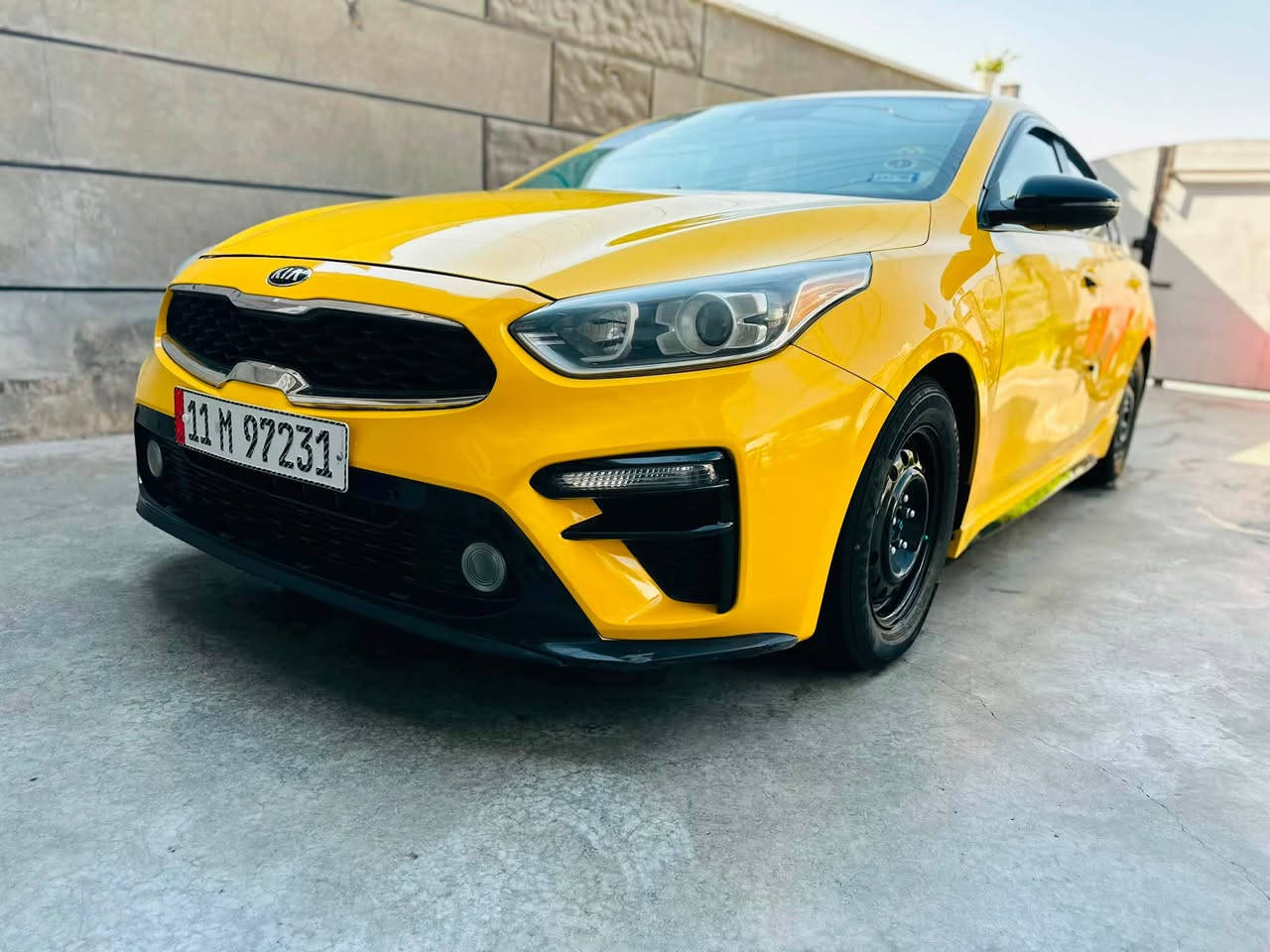 السلام عليكم بيع مستعجل !!! 
كيا فورتي 2021 GT line 

السعر 119 $ وبيها مجال 
بل عافية عل ياخذها 

مكينة 2000 دوش مكفولة 
كير AT المرغوب 

فول مواصفات ✅
وارد امريكي حادث بابتين تبديل بدون دواخل بدون لغود بدون شواصي بدون ايرباك 
سونار وصور الحادث مرفقة بل منشور 
بصمة 
فتحة 
دخول ذكي 
رادار 
كشنات جلد
كشنات كهرباء 
بصمة ابواب 
فول الفول وبعد بيها اهواي مواصفات 
 بسمي تحويل مباشر 
مكاني بغداد 
***********
