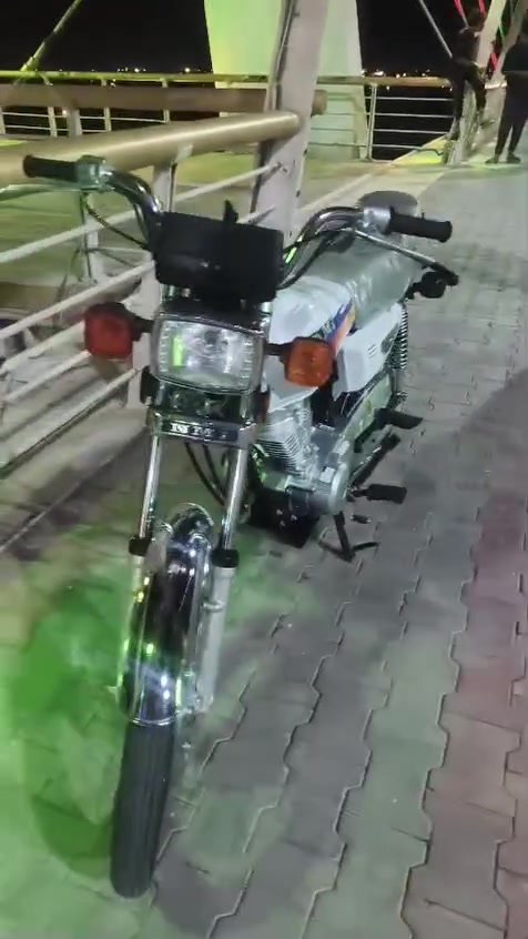 سلام عليكم شباب دراجه نامه الاصلي تعمير كله اصلي بدون اوراق دراجه نضيفه بمعنه الكلمه السعر ٨٥٠ وبيه مجال حق الجيه رقم راعيهه ‏‪***********‬‏
