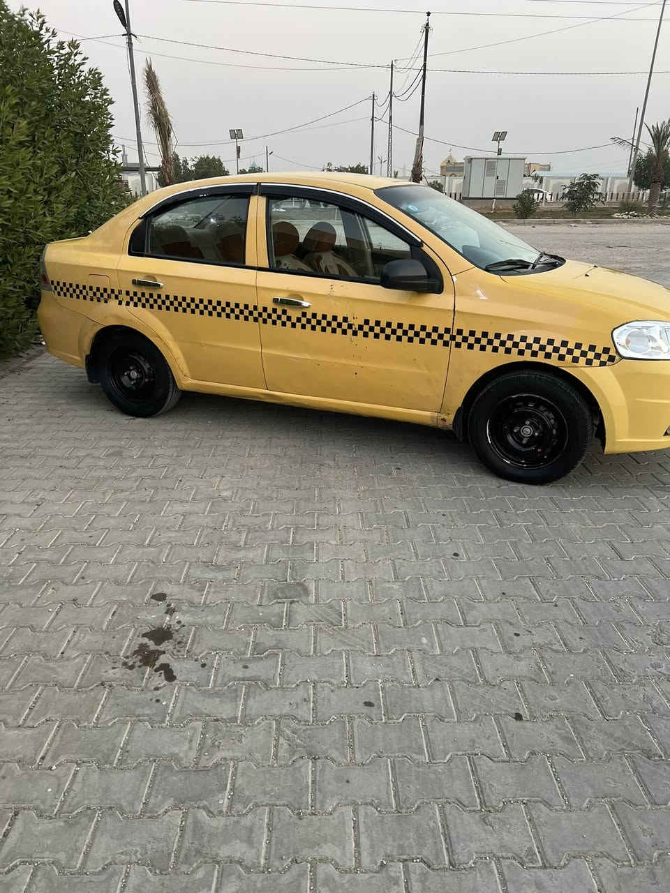 السلام عليكم أفيو مديل10 بيه قطعتين سيارة جاهزة كير ومكينة وحداديه التبريد بس غاز تخم تاير جديد سيارة مكفوله من كل ضربة قويه مصفره هيئه وغرامات رقم إنكليزي سنويه ل30
مكان نجف للاستفسار اتصل على الرقم ***********
