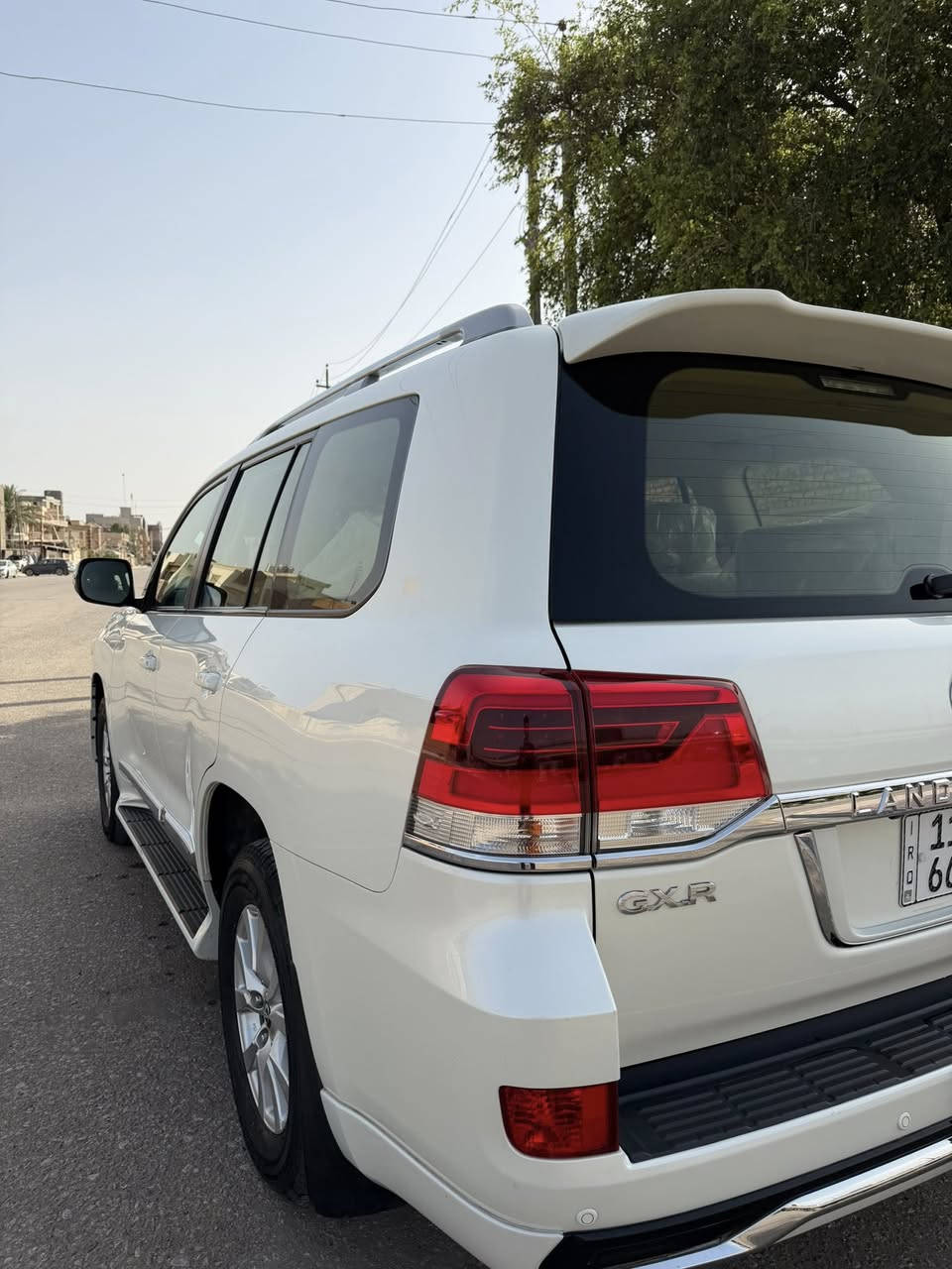 لاندكروز GX.R 2017 للبيع
بريم اصل DVD و طفاية
رقم بغداد مشروع وطني بأسمي 
ماشية 108km الف حقيقي
وباقي مواصفات اللاندكروز المعروفة  
مكفولة ماعدا صبغ ١٥ سنتيم بالدور مال باب
محرك و گير شرط الفحص
السيارة كلش نظيفة و جديدة 
 العنوان كربلاء المقدسة
للأستفسار / ***********
