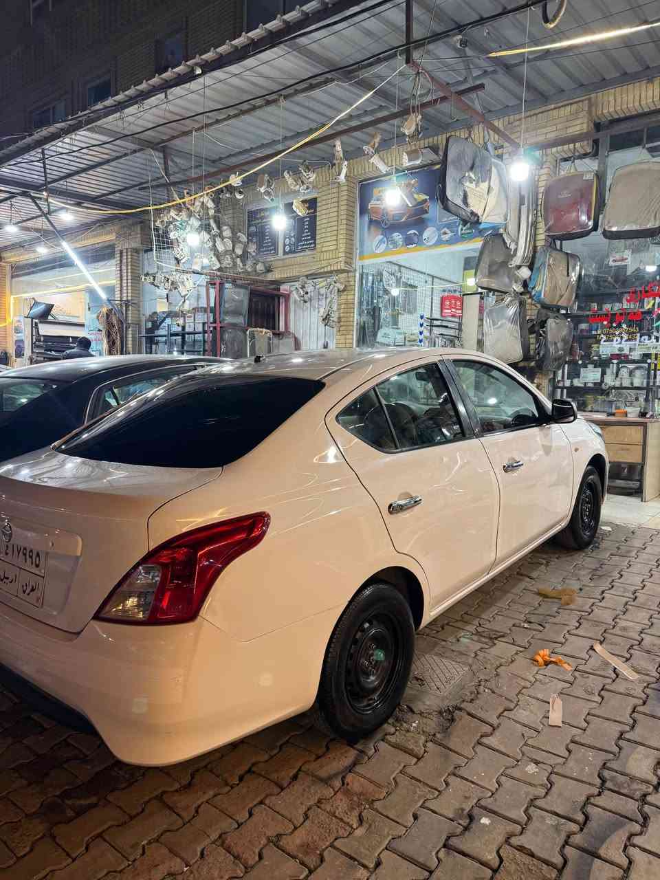 ماشاءالله نيسان لاكشميباى موديل 2015

گئر تؤماتيك. جام كاراباى. ته پريت ساردو گه رم 
شا شه ئاپات. 
سياره كه. زؤر جوانه. به س ماشالله ى. ده وئ 
سبوخ. ٦پار جي سبوخ. به عيزام ده فرؤشم 

پئشي جمپي هه يه به س كه مه 

سعر مناسب 79مجال

***********

شوئن هه ولير أربيل, العراق
