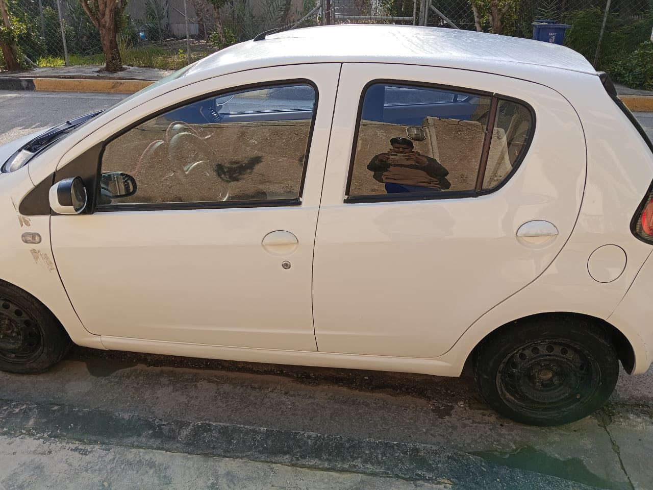 بانده 2013 سياره جاهزه تحويل ثاني يوم بيه مكانات صبغ سعر 55 وبيه مجال قليل مكان بغداد رقم ***********
