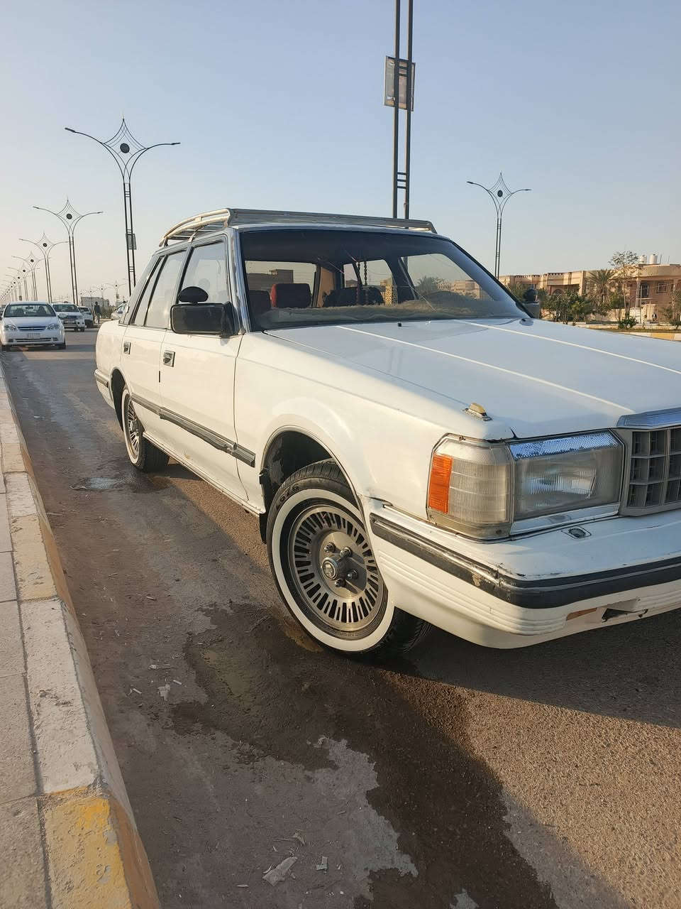 سوبر 85 كير مكينه كفاله حداديه نص كشر نضيف تبريد شغال غرفه نضيفه  السياره حلوه رقم بغداد الماني  السياره 
مكفوله من الحادث والكص كهربائيات كامله  السعر ( 48 )
 شرط امداور  هاتف (***********)
