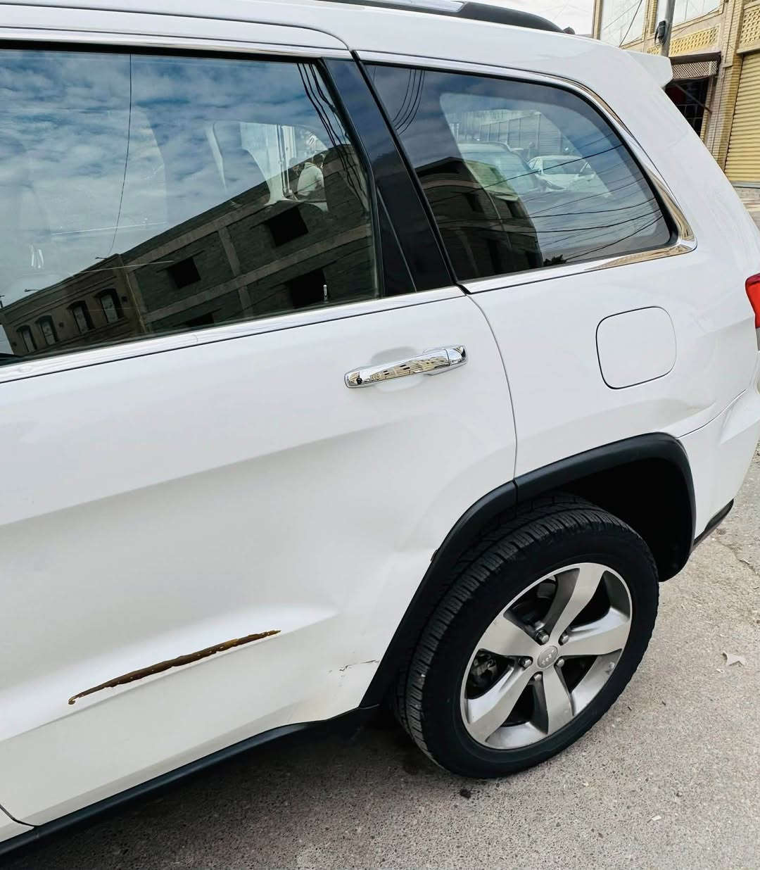 Jeep grand Cherokee 
***********
