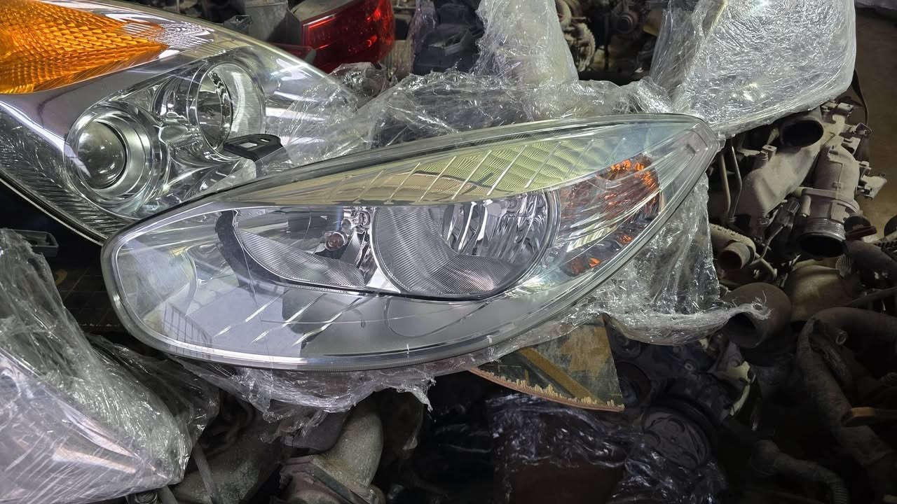 السلام عليكم يوجد لدينا لايت وامرايات وبك لايت وسماعات بأسعار مناسبه جدآ جدآ  للإستفسار الاتصال بالرقم ***********
