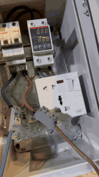 بوردات كهرباء للسيارت ال  byd جوزه مع جوزه حمايه مع سويج بلك مع شيش ايرث بسعار مناسبه 
***********
