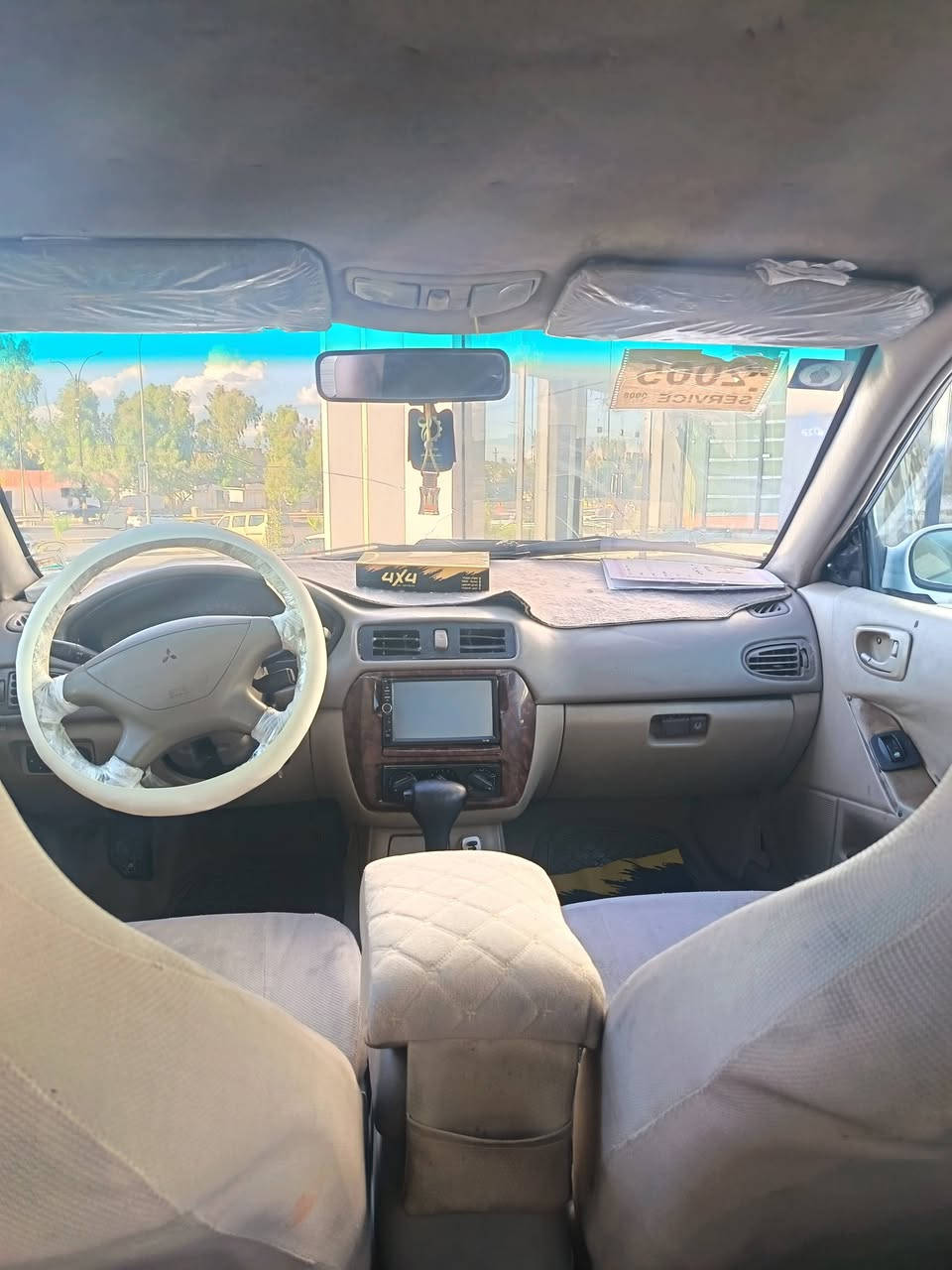 ​🚗 **للبيع أو المراوس (حسب القناعة) **
🚗ميتسوبيشي كلانت🇯🇵 
موديل 2002
رقم بغداد (رقم انكليزي الجديد 
 باسمي 
(تحويل ثاني يوم) (او وكالة )
​ كير ومحرك بشرط 
 (كير أوتوماتيك).
4 سلندر قطاره مال بانزين 
تبريد ثلج ثلج ما شاء الله عليه ❄️
ياباني بعد 🇯🇵 
​ جامات كهرب + كروز سرعة (مثبت سرعة). ويل كب بلادي
صبغ حزام 
​(السيارة ربع ما تصرف عليها) ترايك للبصره 
​السيارة عليها ادامه كامله 
كلشي كامل مكمل 
​باتري (بطارية) جديده.
​تايرات نظيفة  90% 🔄. 
​ السعر​50 وبيها مجال 
​📞 للاستفسار والتواصل:
​رقم الهاتف: ***********
​أو المراسلة خاص ✉️
والف عافيه على ياخذها
