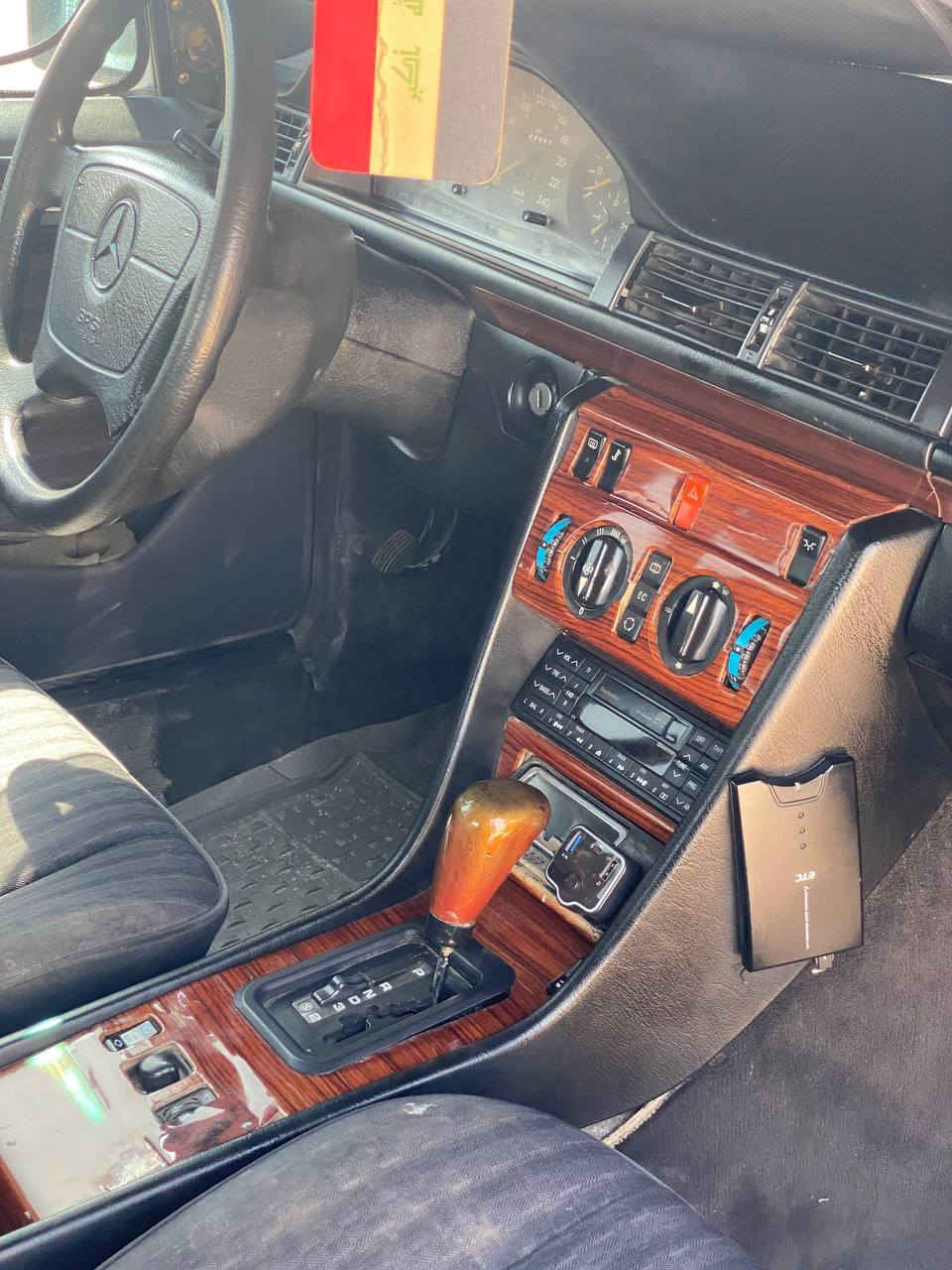 السلام عليكم مارسدس بيبي شبح 1993 اصل بيبي 320E
بسمي سيارة كير مكينه كفالة ثنين ونص ديكلو
تحكم كله شغال تبريد شغال منضومه جديده 
تخم تاير جديد تحويل ثاني يوم سعر64 وبيه مجال
بيه ملاحظات بصيطه 
***********
***********
متواجد ورا ساعة بـ 1ضهر
