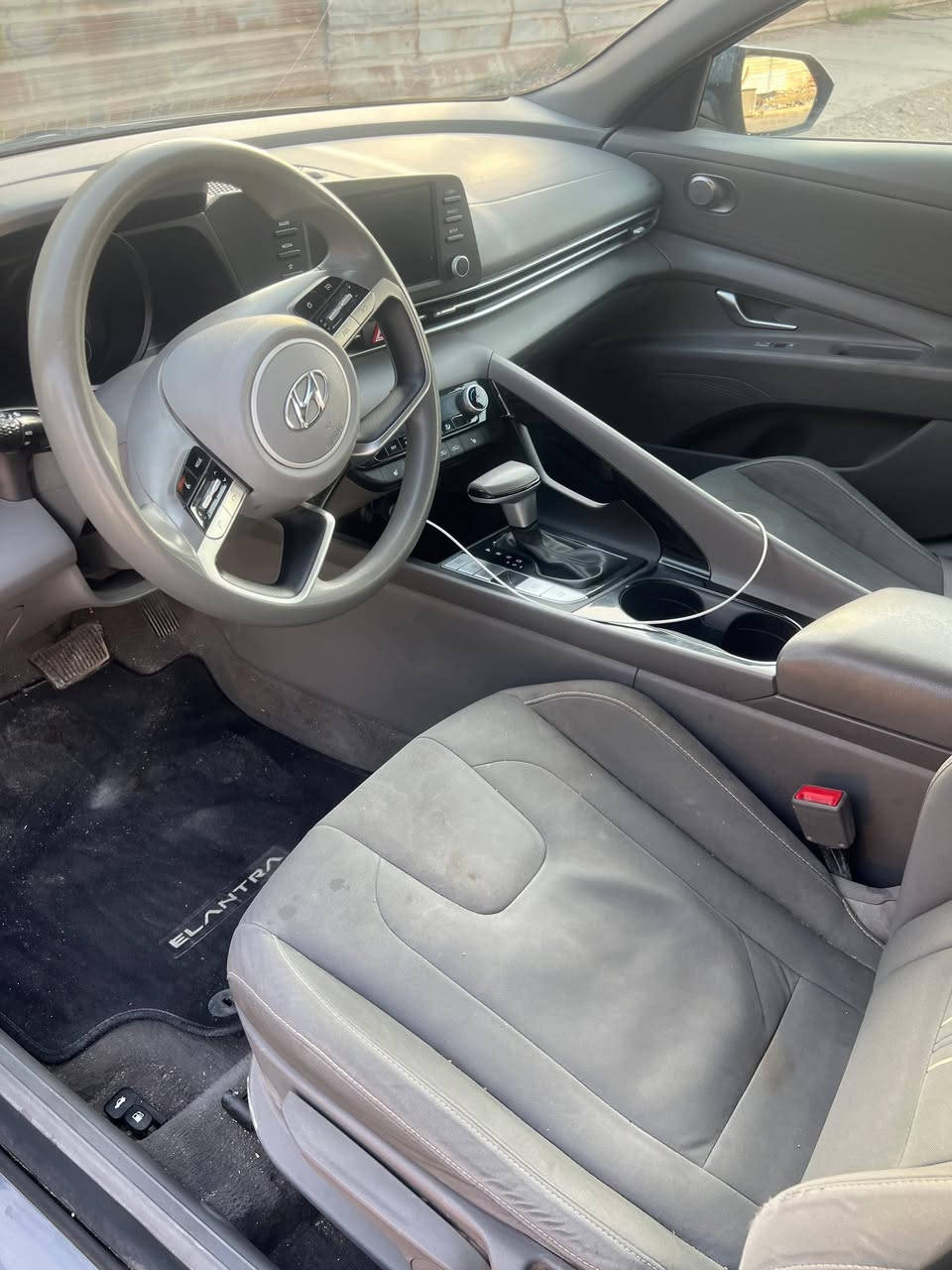 النترا 2022
هايبرد حادثها بنيد بدون دواخل بدون شاصي شطح 
ايرباك ستيرن 
مواصفاتها 
ثلاث انضمه قياده 
اوتو هولد 
رادار 
قياده ذاتيه تحديد مسار 
بصمه ابواب 
كامره خلفيه 
تدفئه كشنات 
بيها شخط بلباب خفيف ورصعه بلجنطه 
رقم بغداد بسمي 
سعر السياره 143 وبيها مال قليل 
مكاني بغداد 
***********
