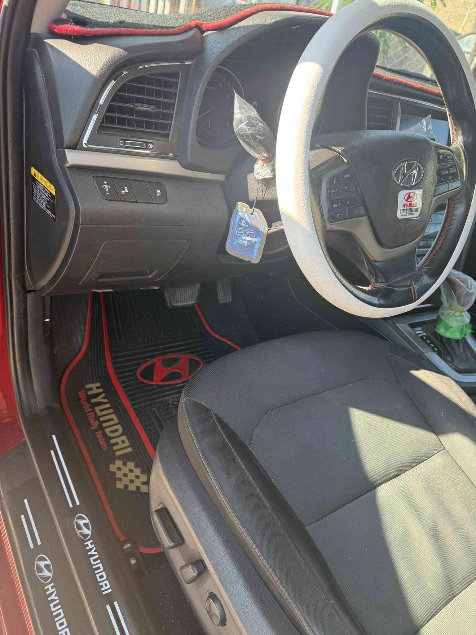 سلام وعليكم 
لنتره فول 
2017 فتحه بصمه مقفوله رقم ربيل سياره جاهزه 
سعر 130عله رقم بس ***********
