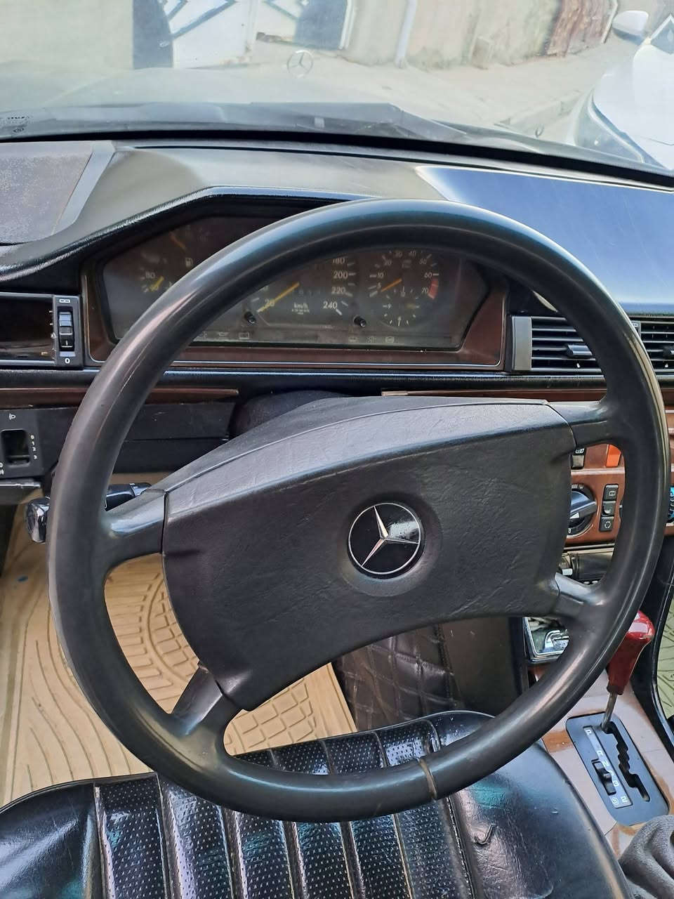 ماسيدس. ١٩٩١.  محرك. كير. بيلادي. فول. فول. مواصفات. سياره. ساحب. سنه و.  ماكو.  به س أوليات.   رقم. اصلي.  شه رت.   سه ونه وي.  ٢٠٢٤. خلاس.   دين. و. مشكيله. ماكو. شه رت.  باقي.  مضيف.     توماتيك. سلايت. جام كهربايي.  ته بريد. بارد. حار. شه رت.    ***********    واتساب.    سعر.  27$     سلره. مابي. مصرف. حاهيزه
