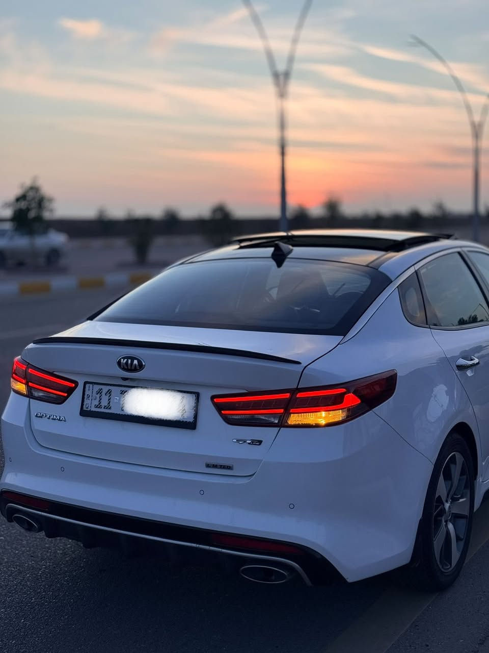 اوبتما 2016 خليجي
فئة جيتي لاين فول مواصفات 1/1
مكفولة من الصبغ والتبديل كفالة عامة 
فقط دعاميات بخ  الكشر كفاله 
.بصمة تشغيل و بصمة ابواب 
.بنوراما
.خمسة كامرات جانبيه + إماميه + خلفيه 
.كشنات جلد لون ماروني 
.داخل احمر بلاد 
.كشنات كهرباء + تبريد تدفئه كل الكشنات 
.هندبريك بصمة 
.كشن خزن ميموري 
.رادارات بلمري
.تدفئه ستيرن 
.حساسات إماميه + خلفيه 
.اريل افتيشن 
.شحن لاسلكي 
.بردات خلفيه 
.شاشه عرض بلاديه 
.فول تحكم ستيرن + شفتات 
.زنون عالي ناصي 
.تبريد بيانو 
.ثلاث انضمة قيادة 
.محرك 2400
.تخم تايرات جديده
السياره بيها مواصفات هوايه 
السياره جديده بمعنى الكلمة تجي وتشوفها 
رقم بغداد جديد باسمي دولي هزه وسنويه جدد تحويل ثاني يوم
السعر174 وبيها  مجال 
مكان رمادي
***********
