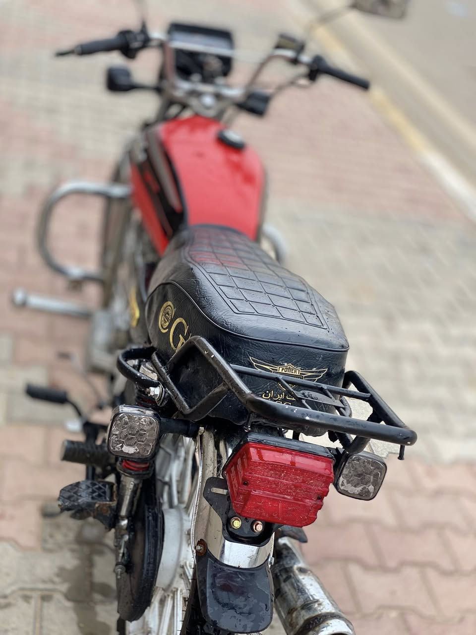 السلام عليكم 
ايراني للبيع 2020 كله بلادي الكشر المحرك بلادي ويرهم مراوس حسب القناعه المحرك أخرس نشاط فول الباتري جديد تواير خلفي وامامي جديد الكهربائيات كلها شغاله الماطور نكره سلف  السعر 500 شراي تعال افحص واقتنع مو تراسلني ومتشتري  ***********
