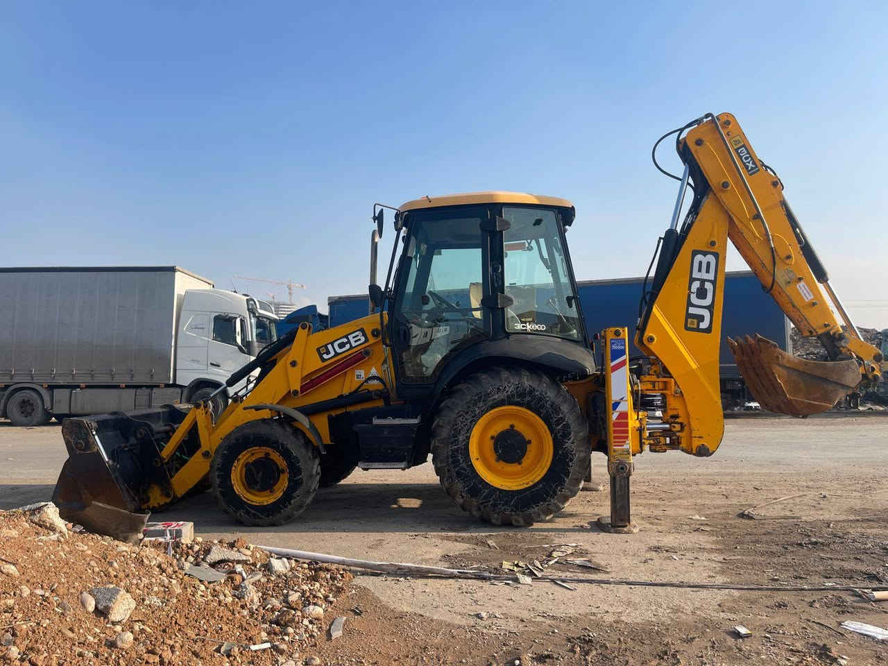 JCBموديل 2013خير من الله ما بيهه نقص جاهز رقم أربيل جديد ***********(06764440
