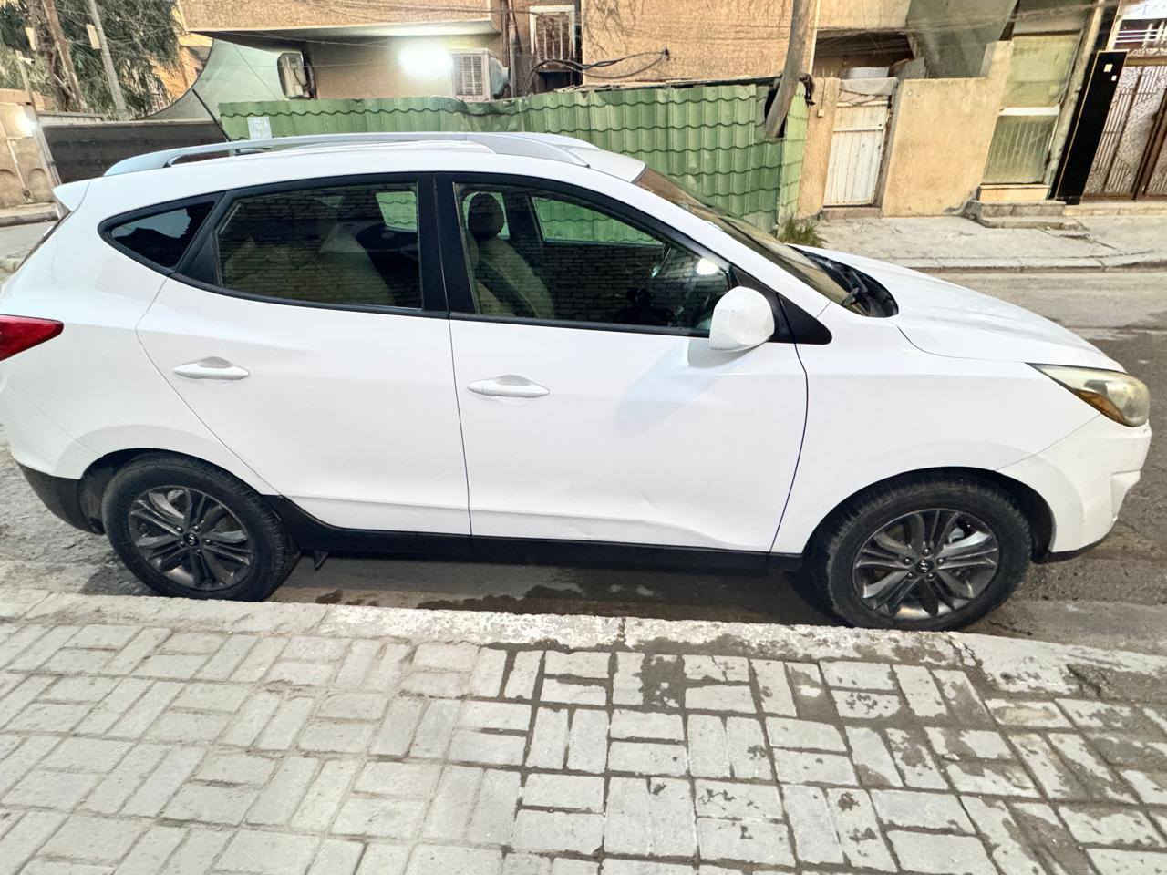 سلام عليكم توسان أمريكي مديل ٢٠١٥ للبيع او مراوس كرنفال أو سيدونا
تفاصيل السيارة تفضل خاص وبالخدمه 
سعر١٤٠$
عنواني بغداد بلديات 
رقم ***********
