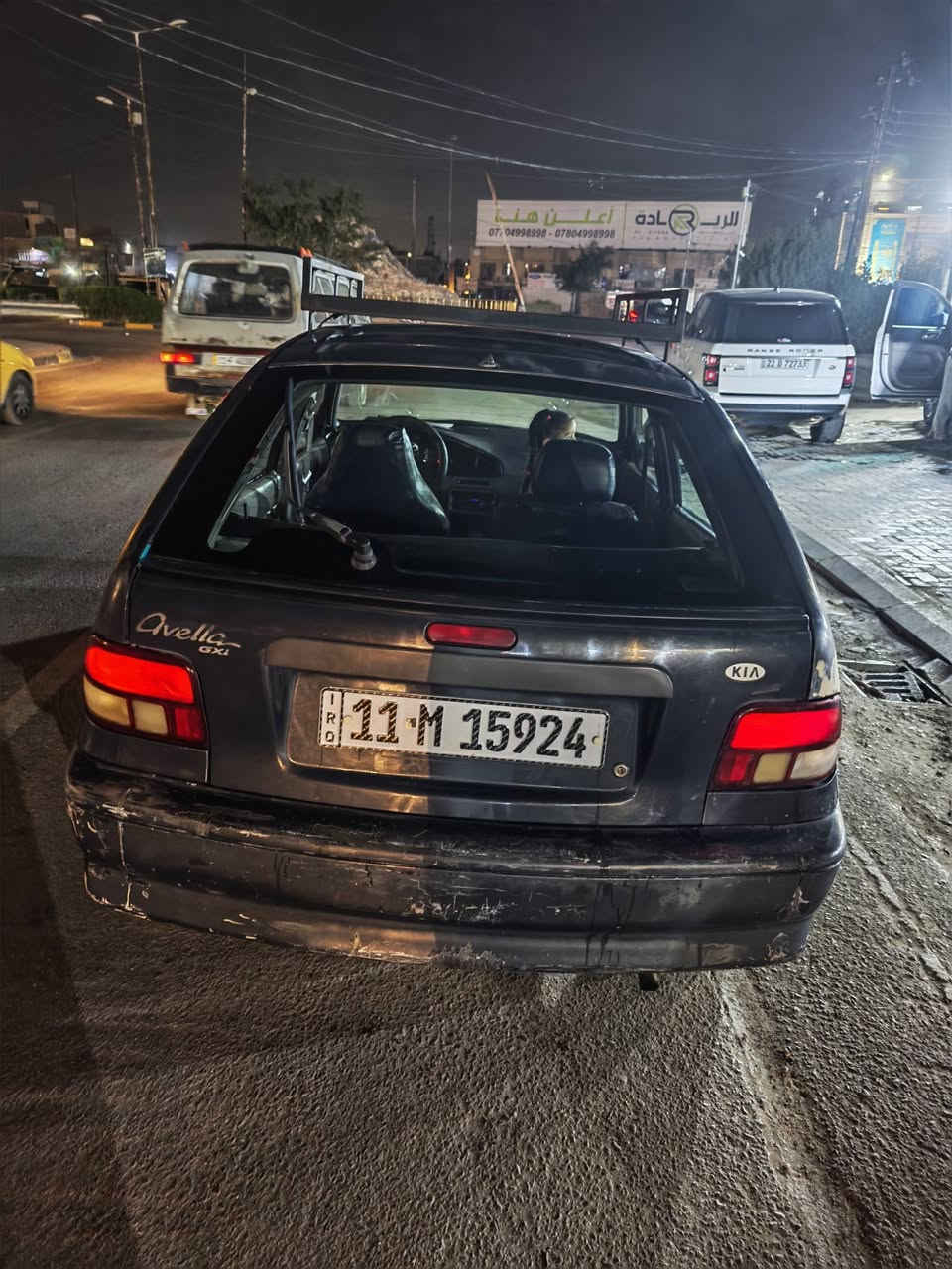 السلام عليكم لبيع سياره كيه فيلا محرك وكير خير من الله تبيريد ثلج تخم تاير جديد باتري جديد سياره خير من الله كلها شغاله كهبايات شغالات مكان بغداد السعر 32ورقه بيها مجال قليل تصال ع رقم ***********
